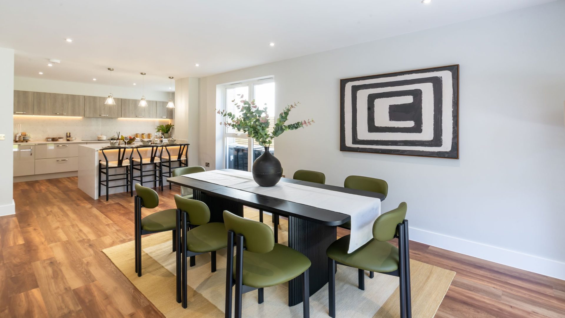Kitchen with island and breakfast seating